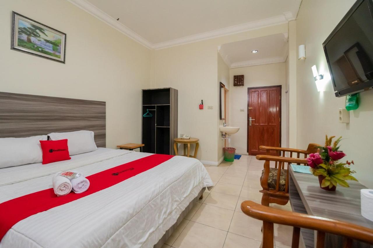 Reddoorz @ Pematangsiantar Hotel Exterior photo