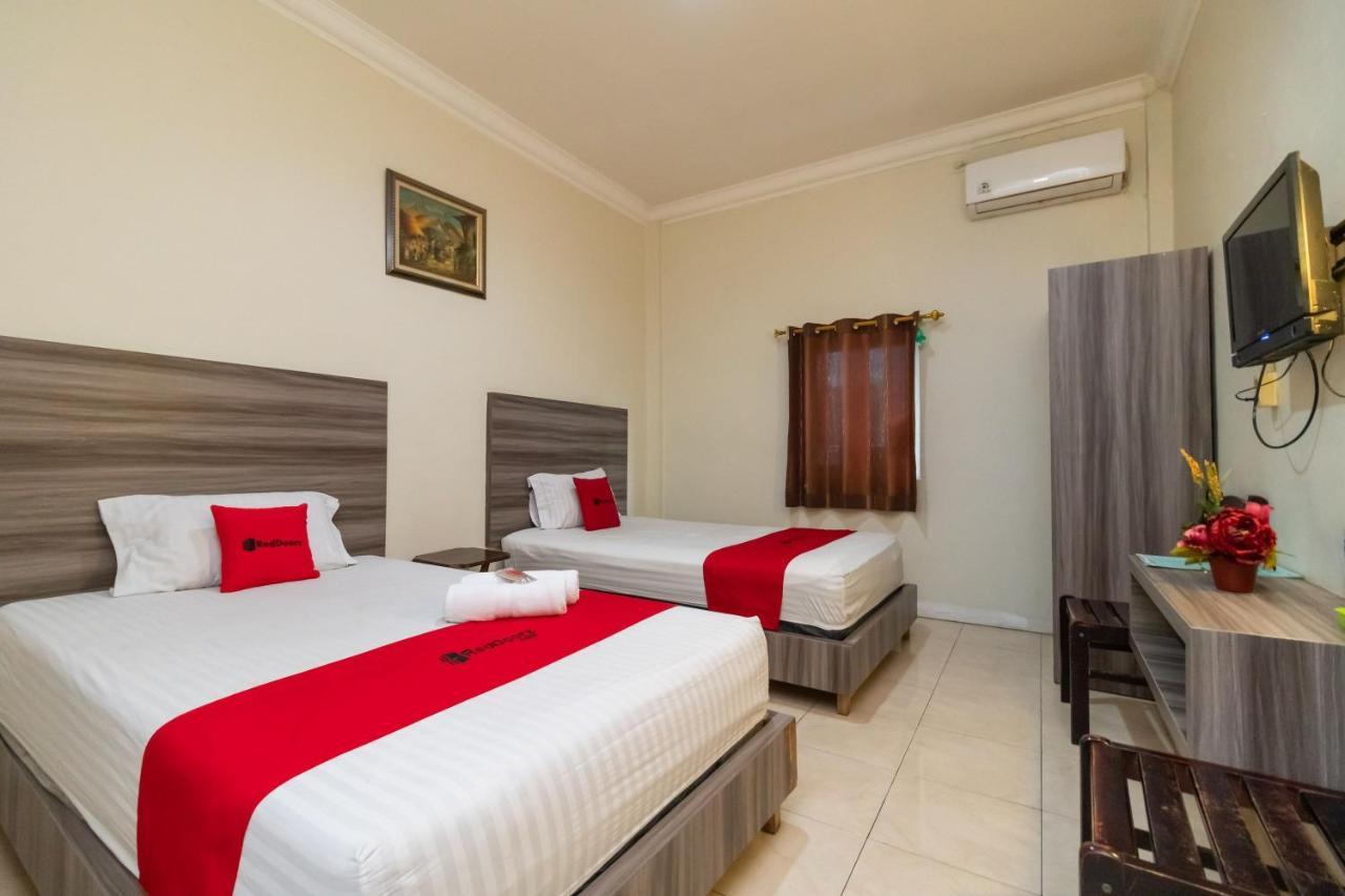 Reddoorz @ Pematangsiantar Hotel Exterior photo